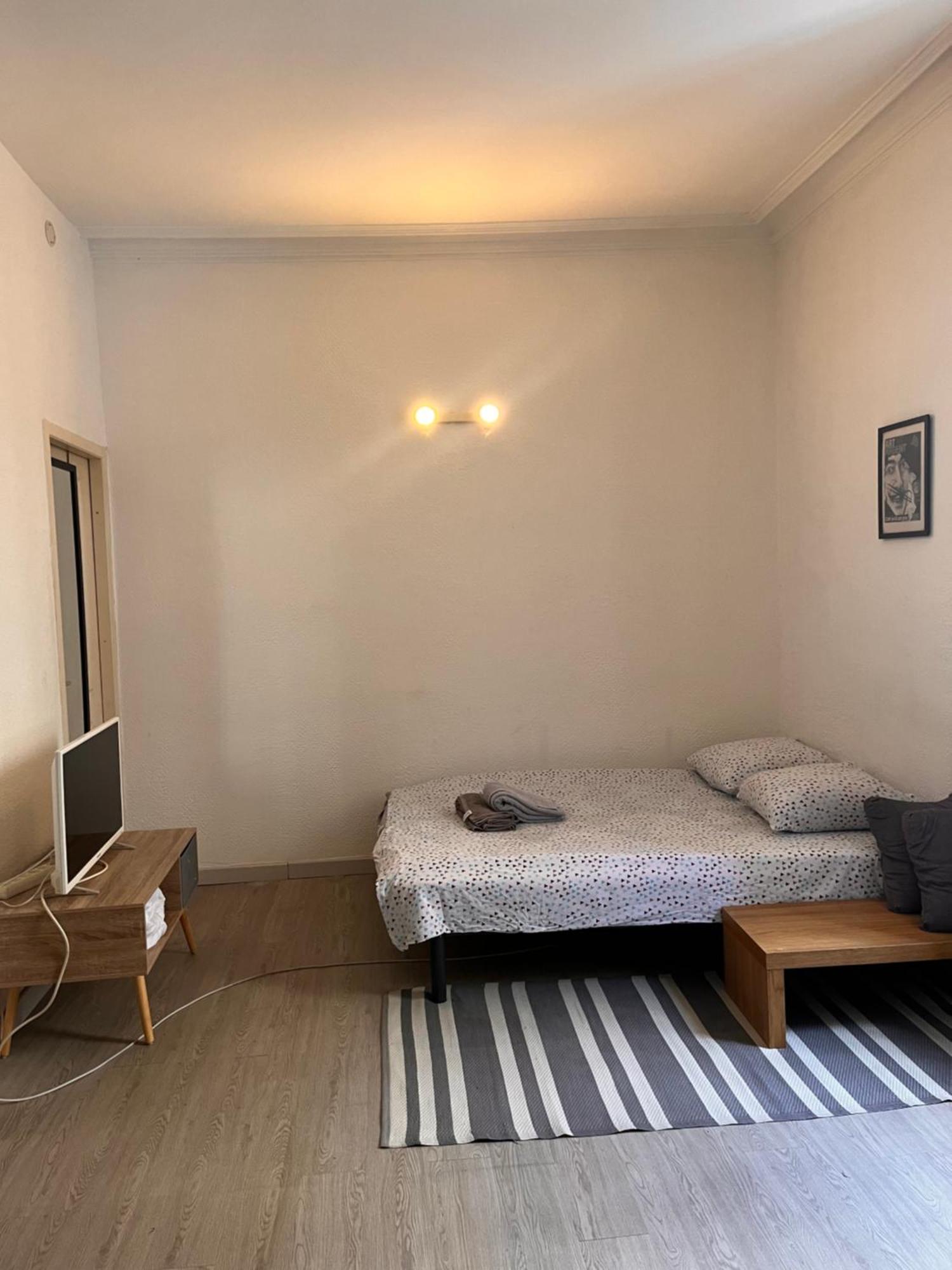 Le Studio Des Carmes Nîmes Exterior foto